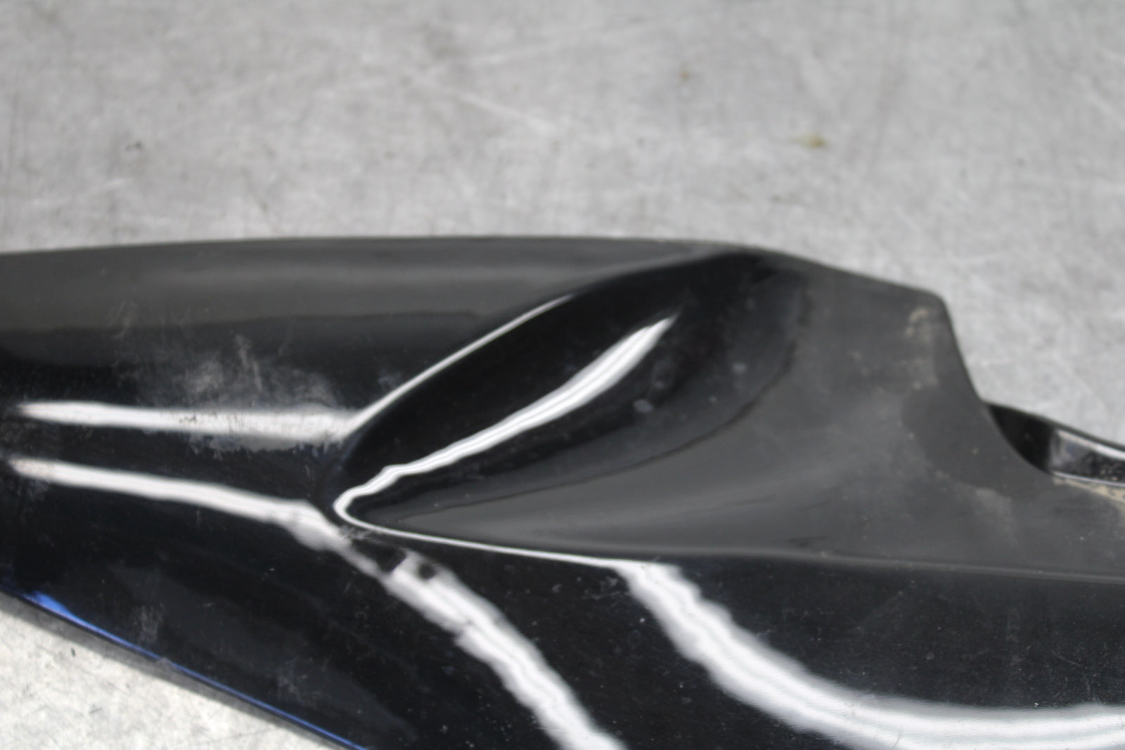 06-07 SUZUKI GSXR 600 LEFT GAS TANK FUEL CELL PANEL COVER TRIM COWL  BB694