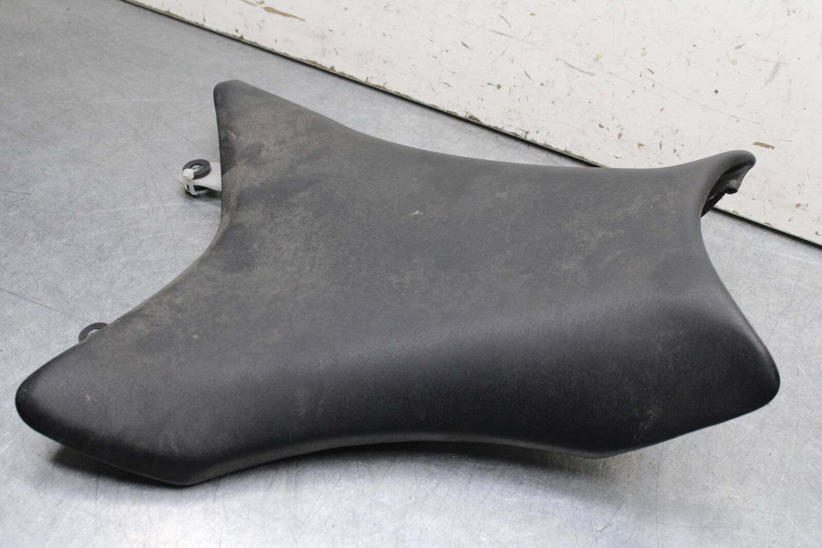 16 KAWASAKI NINJA ZX10R FRONT DRIVERS SEAT PAD SADDLE PILLION 53066-0521-MA  BB6