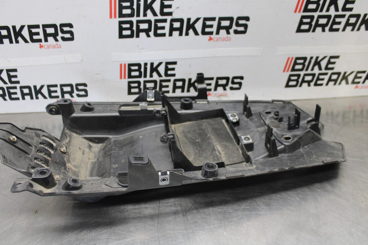24 APRILIA TUONO V4 1100 FACTORY ABS REAR BACK TAIL UNDERTAIL FAIRING COWL BB887