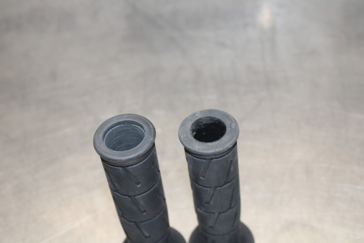 07-08 KAWASAKI NINJA ZX6R THROTTLE TUBE / GRIPS BB199