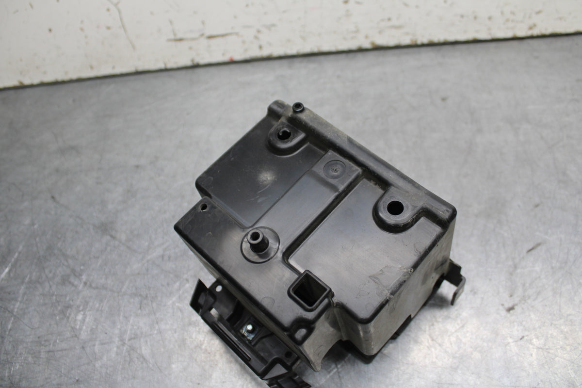 10-13 HONDA SHADOW RS 750 VT750RS BATTERY TRAY BOX HOLDER BB718