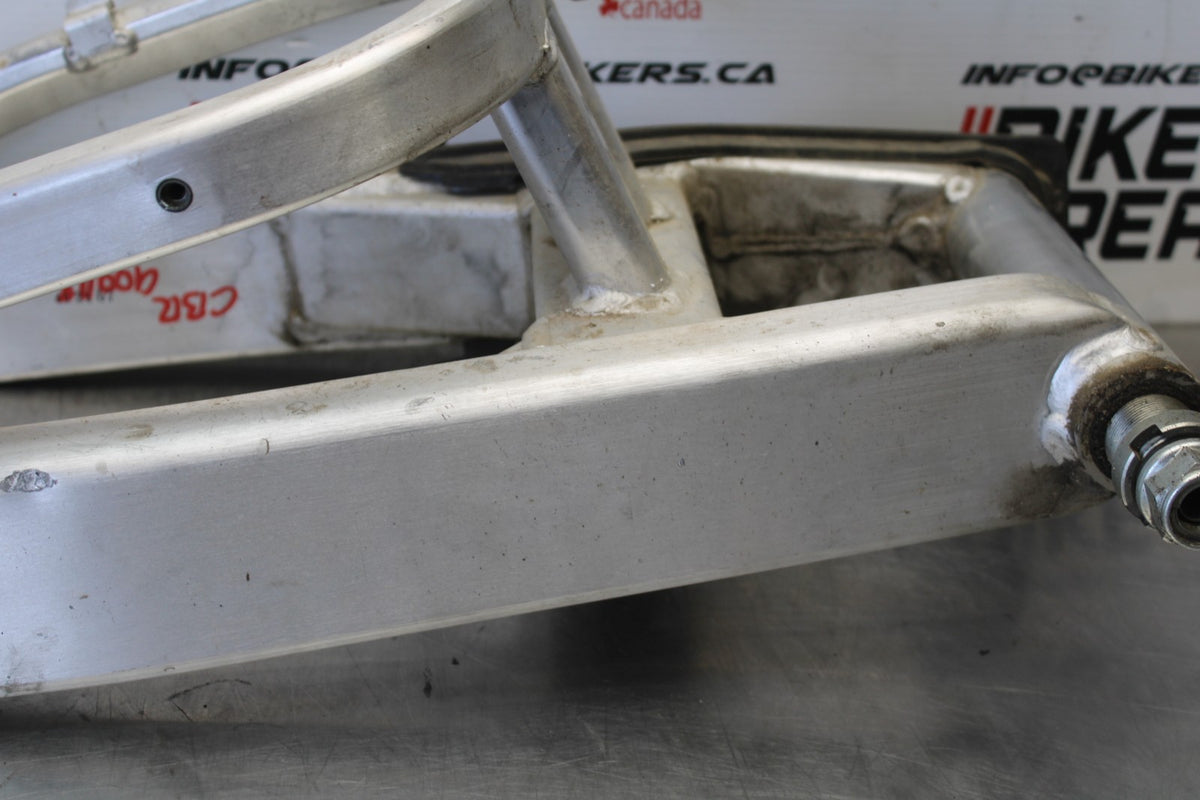 01 HONDA CBR900RR REAR SWINGARM BACK SUSPENSION SWING ARM BB00