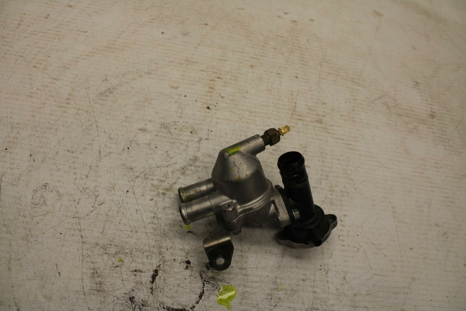 04-06 HONDA SHADOW 750 VT750C THERMOSTAT W HOUSING ASSEMBLY BB360