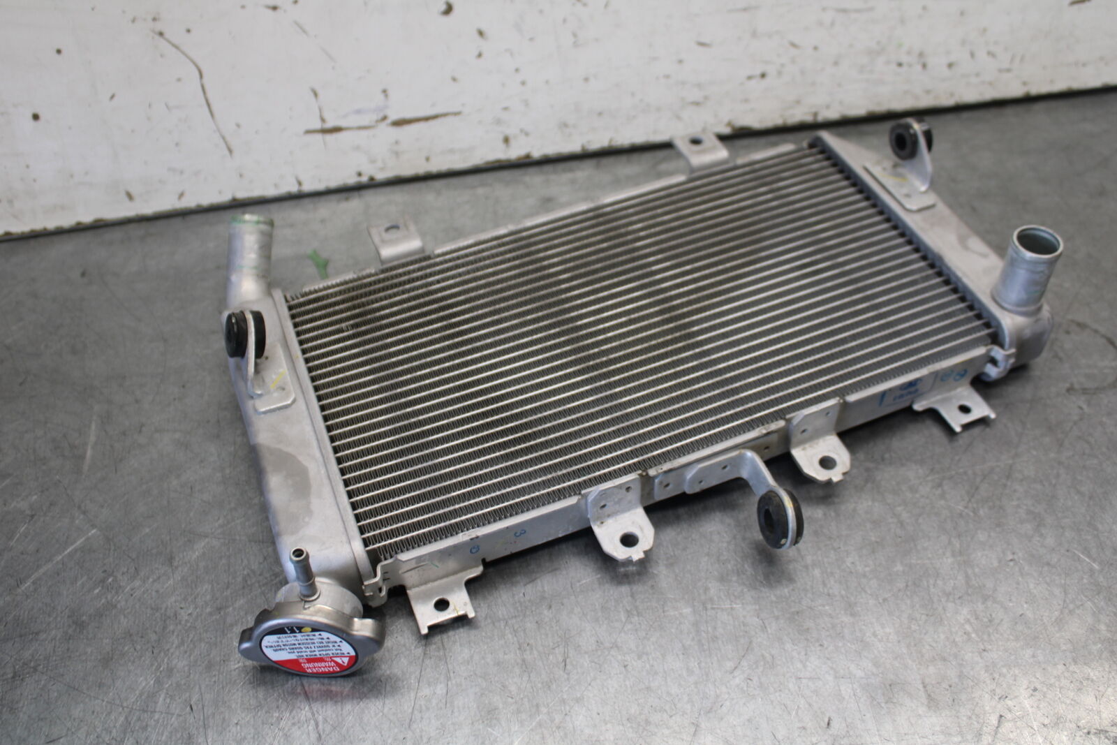 18-23 KAWASAKI NINJA 400 ENGINE RADIATOR MOTOR COOLER COOLING RADIATER BB679