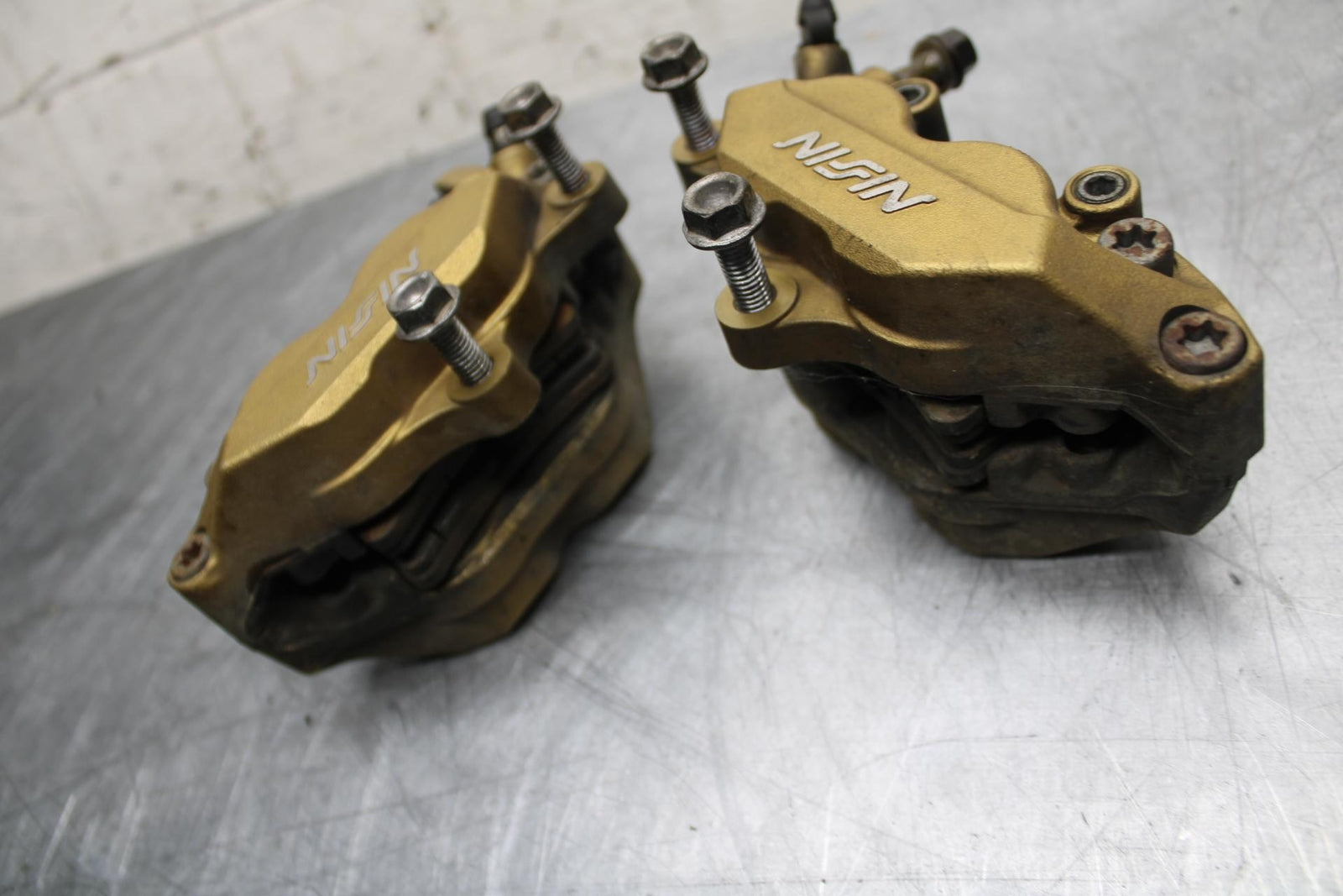 02-03 HONDA CBR900RR 954 RIGHT LEFT FRONT BRAKE CALIPER SET PAIR CALIPERS BB497