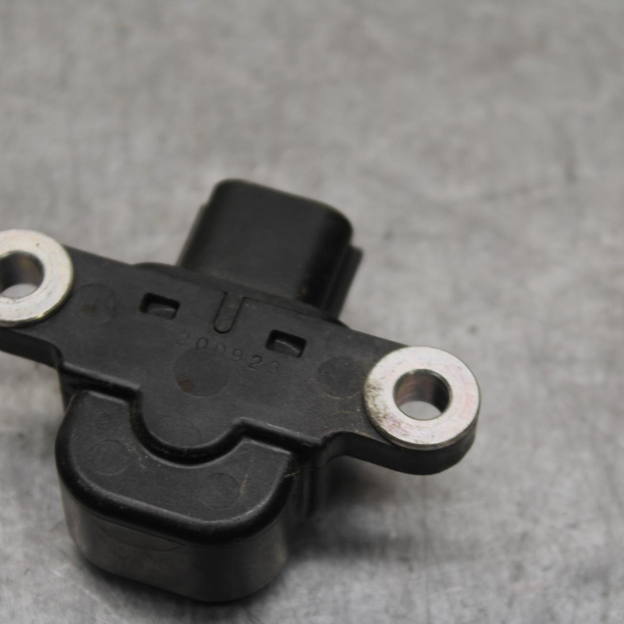 21 KAWASAKI NINJA ZX6R TIP OVER BANK ANGLE CRASH SENSOR SWITCH  21176-0026 BB647