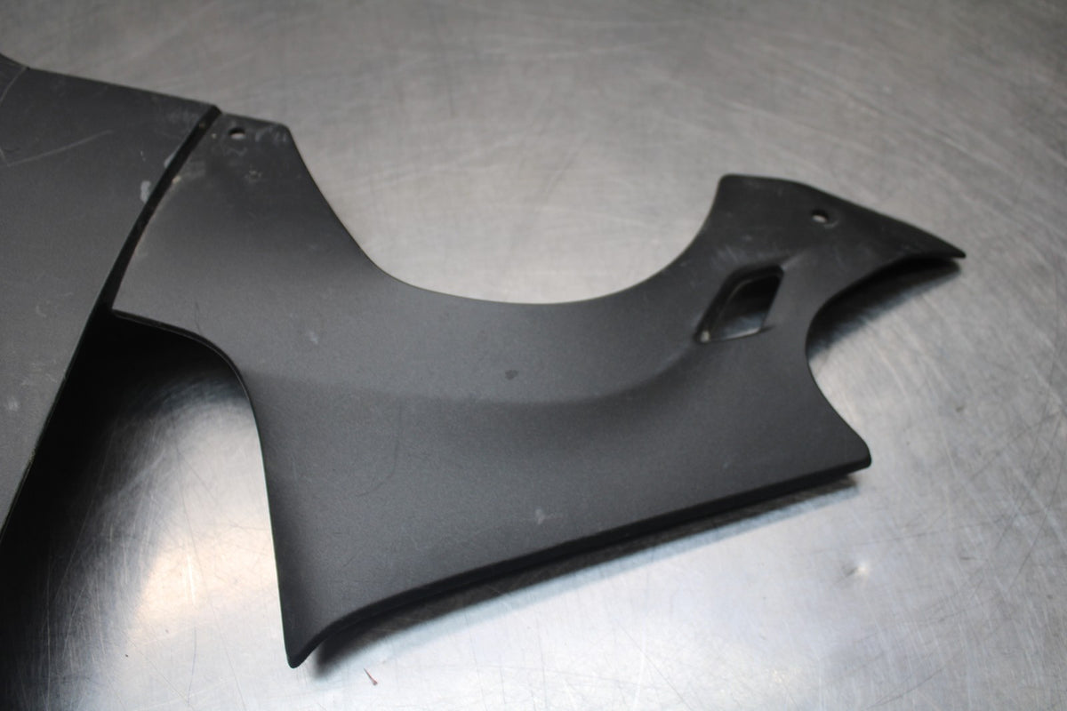 20-24 YAMAHA YZF R1 LEFT MID UPPER SIDE FAIRING COWL PLASTIC BB173