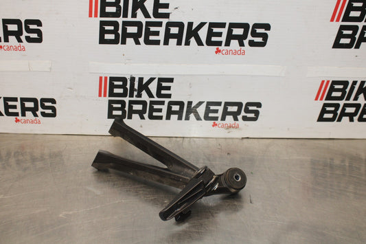 15-26 SUZUKI GSXR600 RIGHT REAR BACK PASSENGER PEG BB888