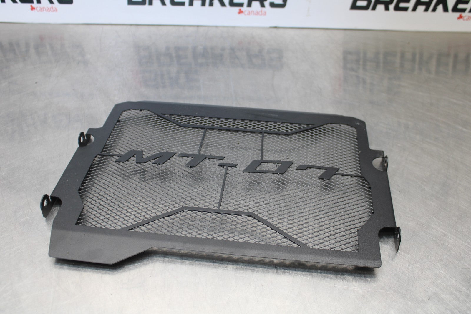 23-24 YAMAHA MT-07 ENGINE RADIATOR COVER GUARD BB194