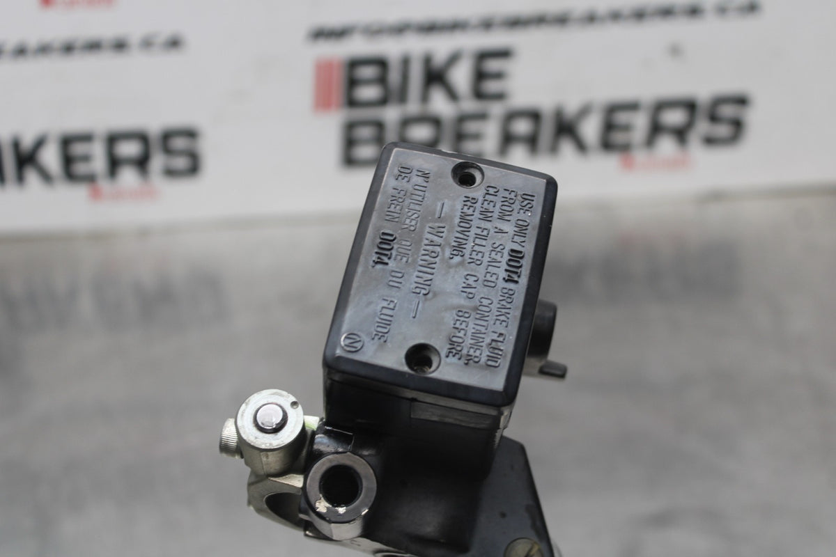 06 KAWASAKI Z750 FRONT BRAKE MASTER CYLINDER w/ LEVER BB837
