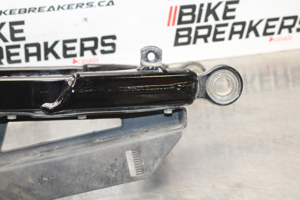 07 HARLEY-DAVIDSON SPORTSTER 1200 CUSTOM XL1200C SWINGARM SUSPENSION ARM BB833