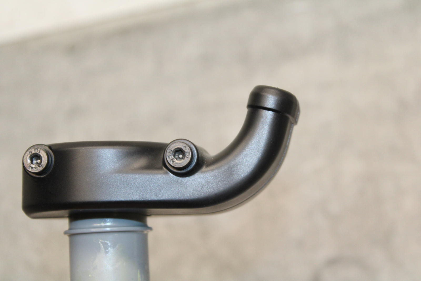 12-25 KAWASAKI NINJA ZX14R NEW!! THROTTLE CABLE LINE HOUSING GUIDE BB757