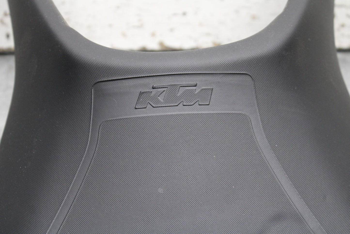 17-24 KTM 390 DUKE FRONT DRIVERS SEAT PAD SADDLE PILLION BB734