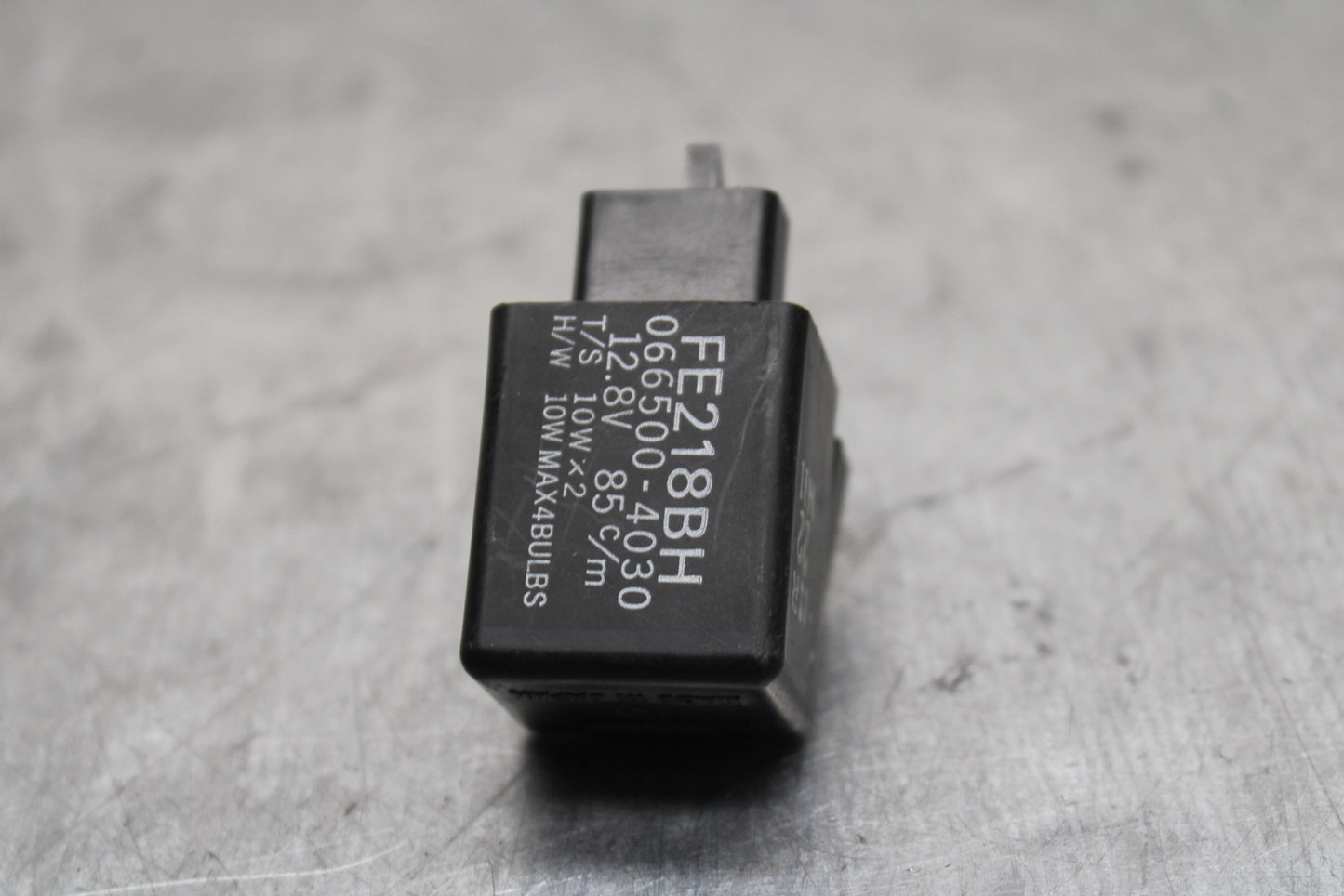 13-18 KAWASAKI NINJA ZX6R TURN SIGNAL BLINKER RELAY FLASHER SWITCH BB130