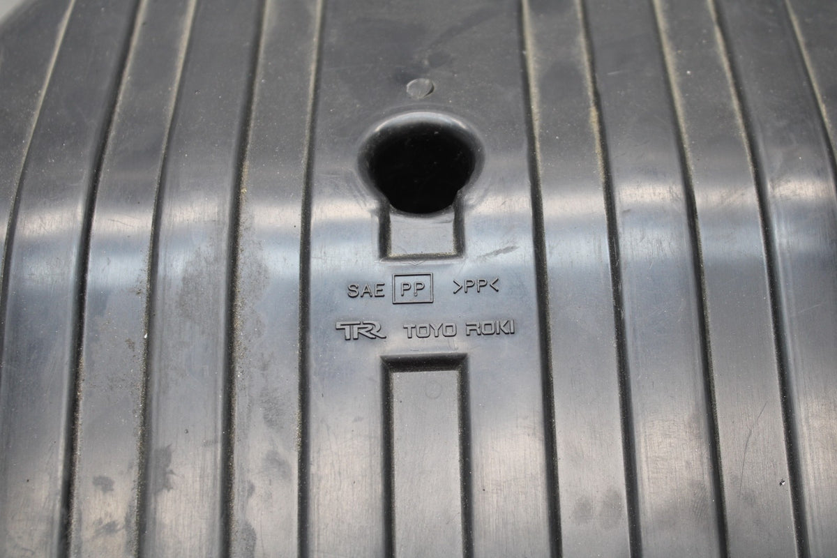 00 SUZUKI GSXR750 AIRBOX AIR INTAKE FILTER BOX BB820