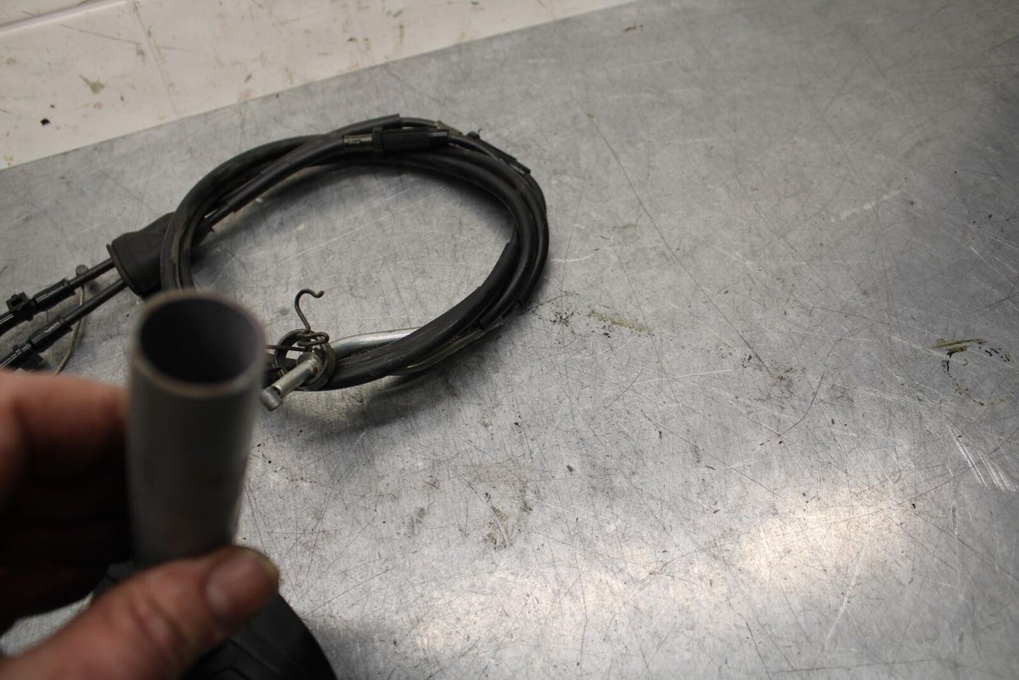 08-09 KAWASAKI NINJA ZX14R THROTTLE CABLE LINE HOUSING GUIDE BB73