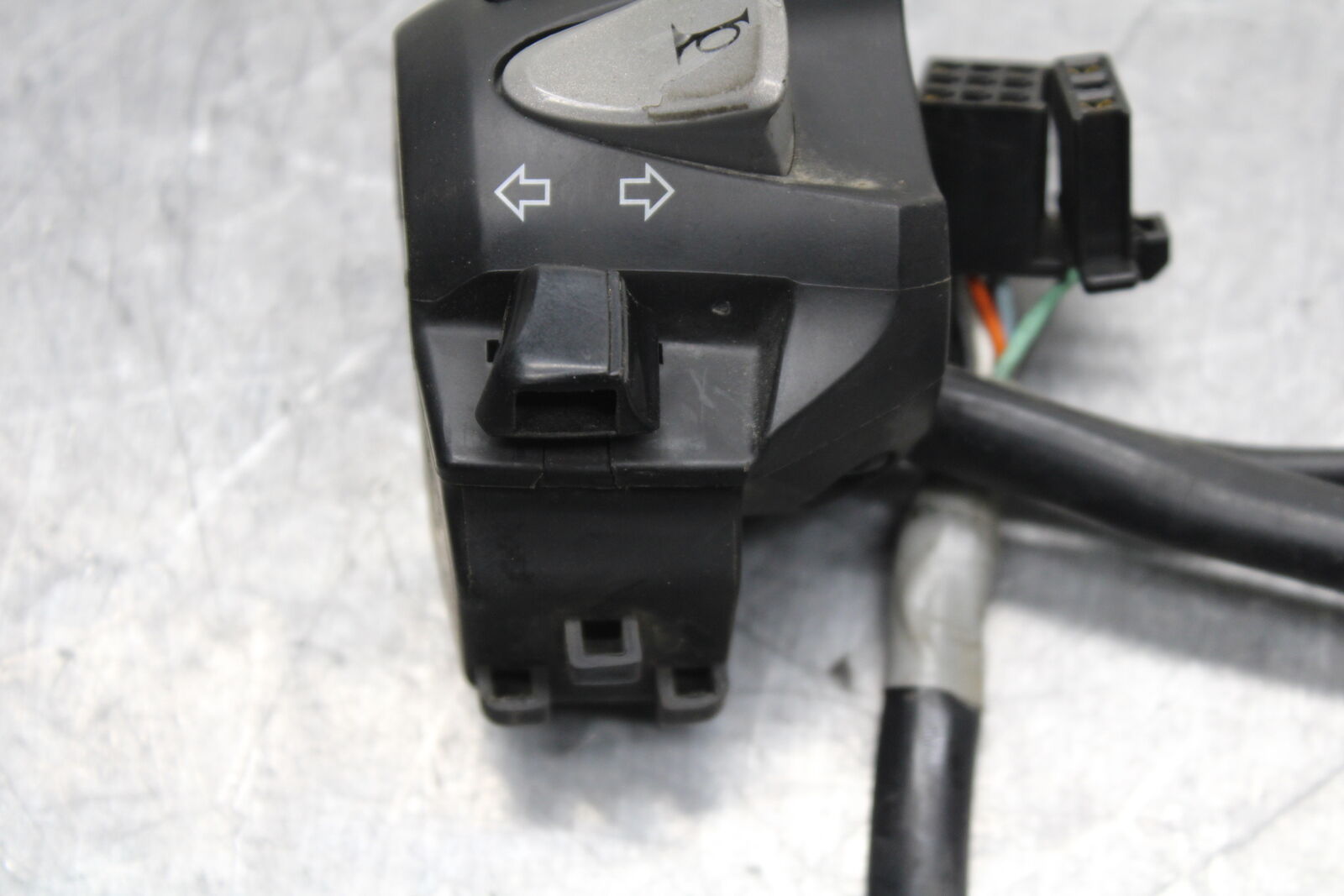 15-16 HONDA CB300F LEFT CLIP ON HANDLE HORN SIGNALS SWITCH SWITCHES BB740