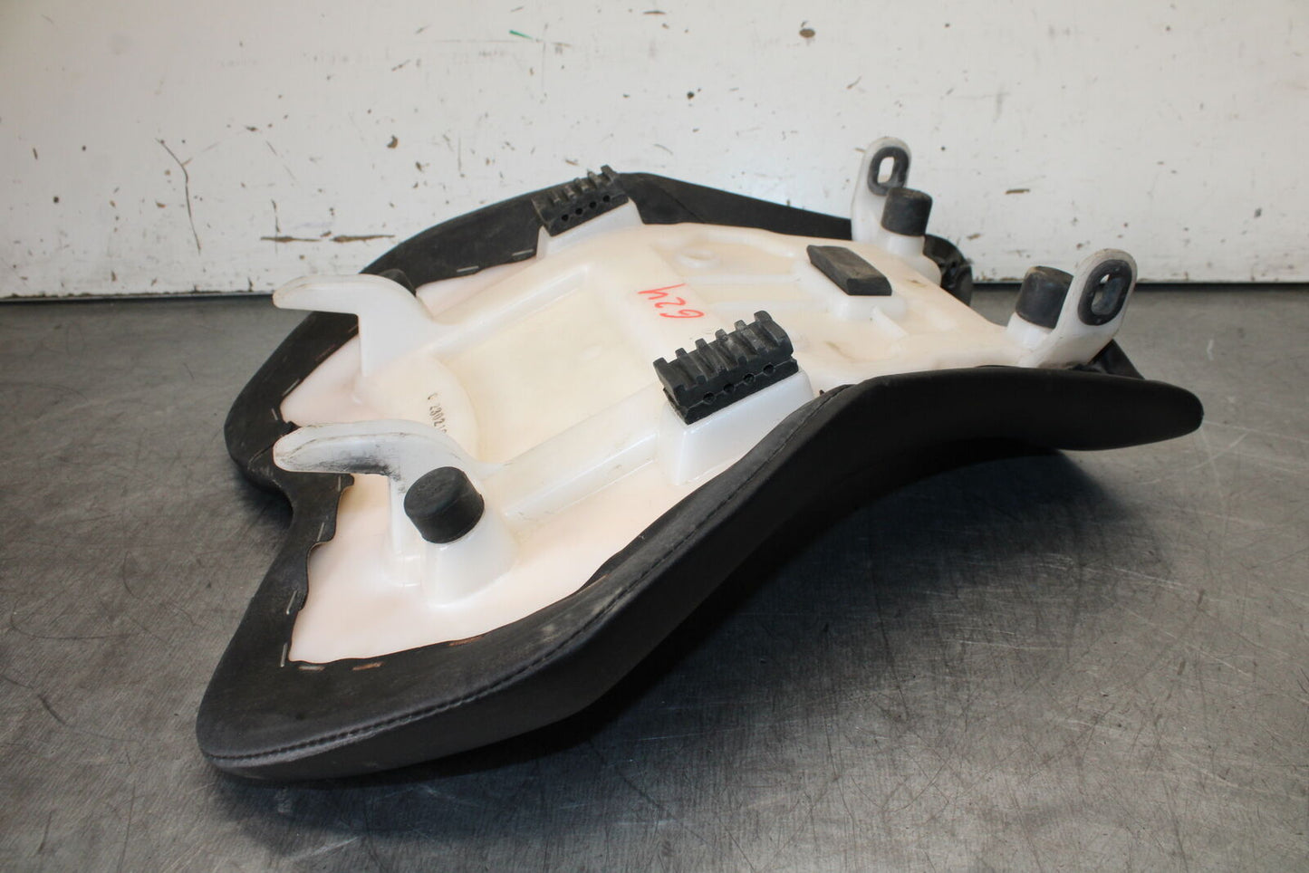 05-06 HONDA CBR600RR FRONT DRIVERS SEAT PAD SADDLE PILLION BB624