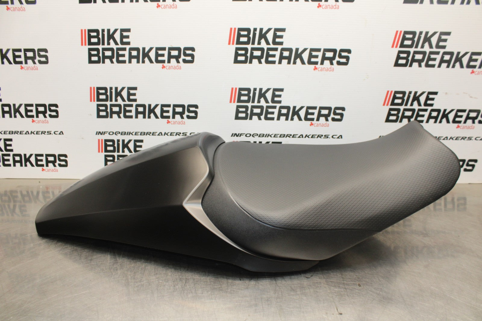 23-24 KAWASAKI NINJA ZX14R NEW!! FRONT REAR SEAT SADDLE BB764
