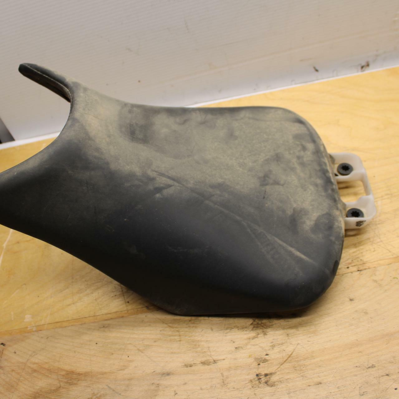 13-15 HONDA CBR500R FRONT DRIVERS SEAT PAD SADDLE PILLION 77100-MGZ-J01 BB315