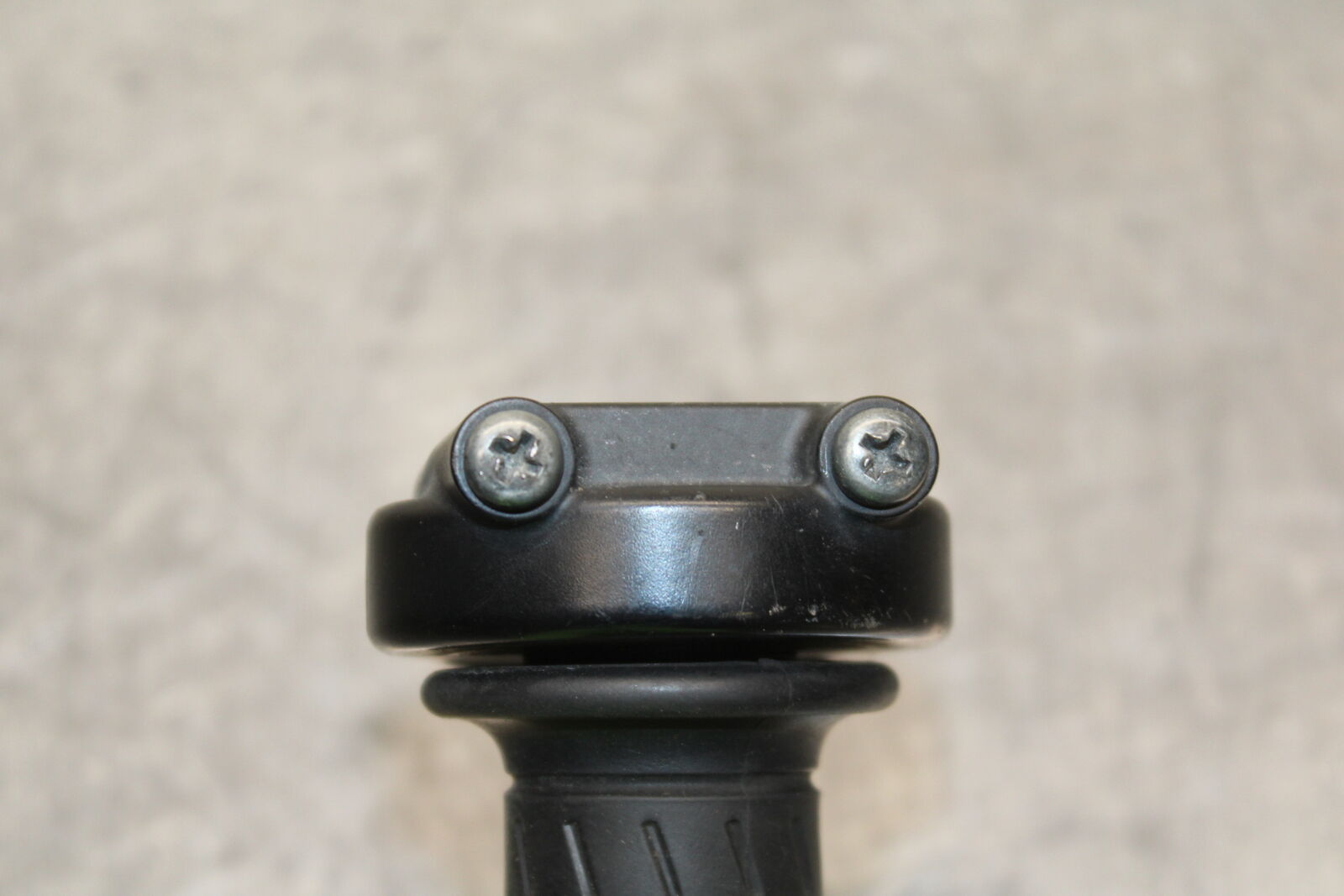 12-13 KAWASAKI Z1000 THROTTLE CABLE LINE HOUSING GUIDE BB743