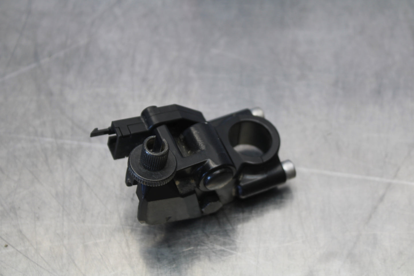 21 KAWASAKI NINJA ZX6R CLUTCH LEVER PERCH MOUNT BRACKET BB647