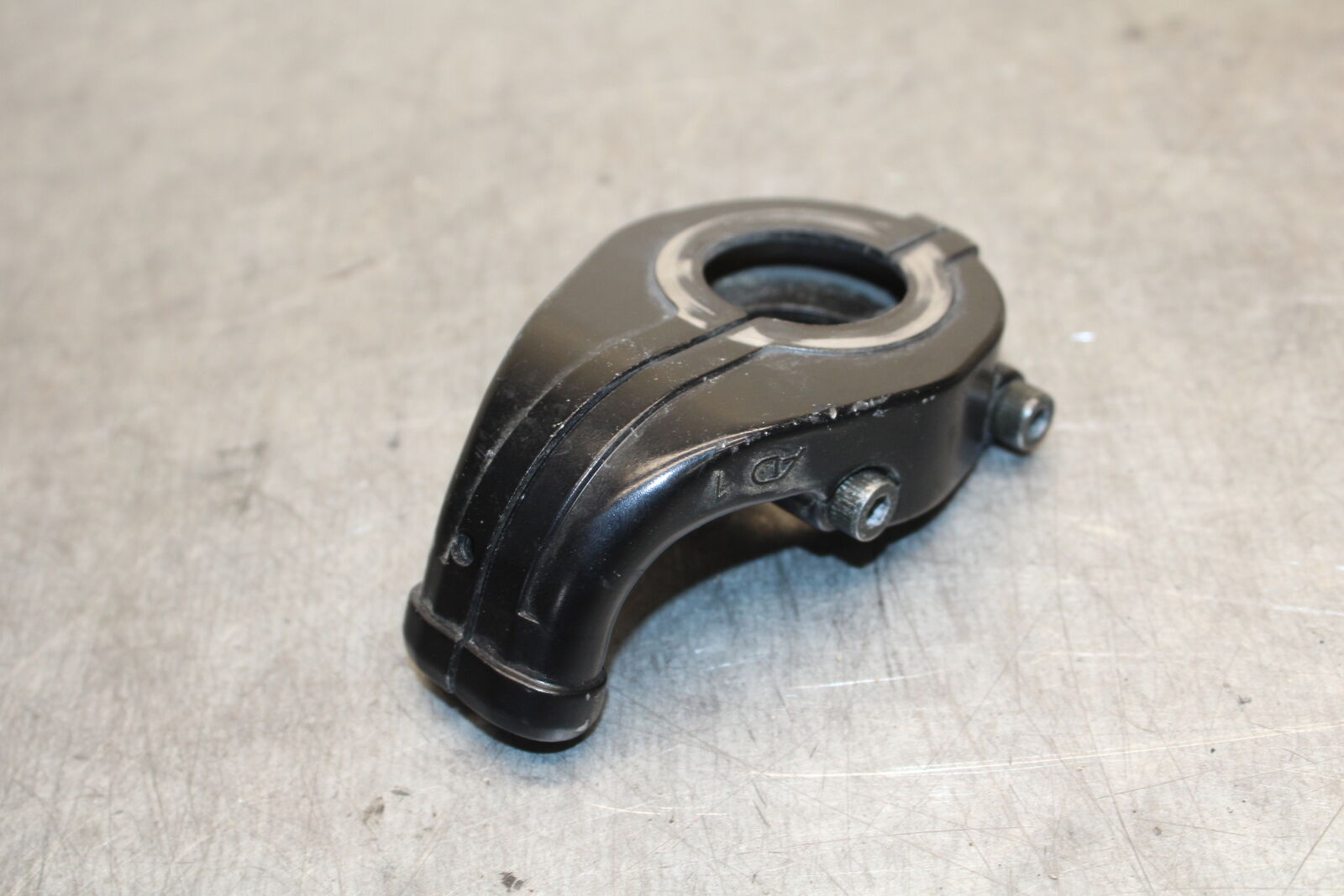 07-08 YAMAHA YZF R1 THROTTLE CABLE LINE HOUSING GUIDE BB675
