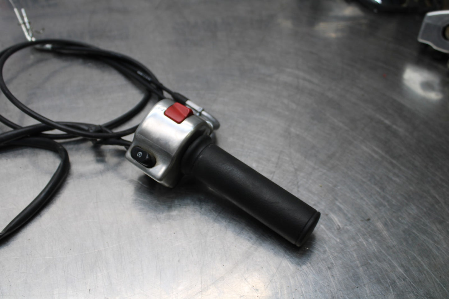 08 KAWASAKI VULCAN 900 RIGHT CLIP ON HANDLE KILL OFF START SWITCH SWITCHES BB184