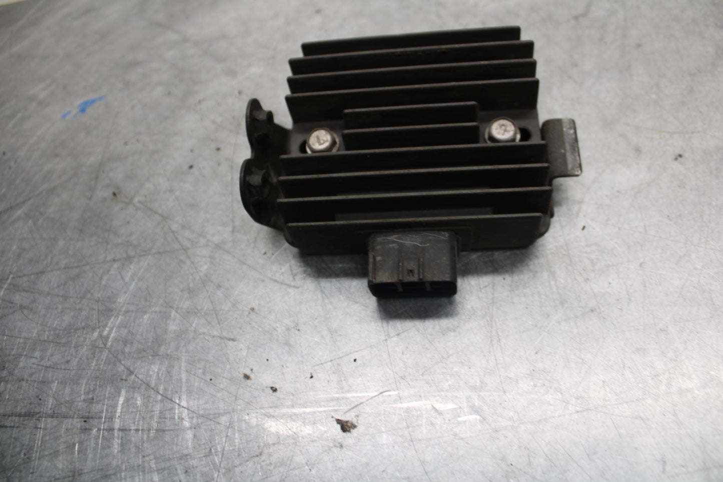 2003 Kawasaki Z1000 RECTIFIER VOLTAGE REGULATOR 21066-1127 BB35