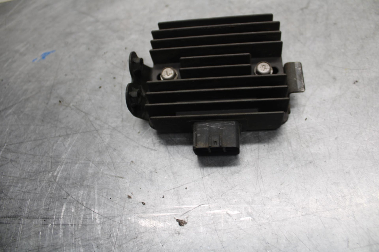 2003 Kawasaki Z1000 RECTIFIER VOLTAGE REGULATOR 21066-1127 BB35