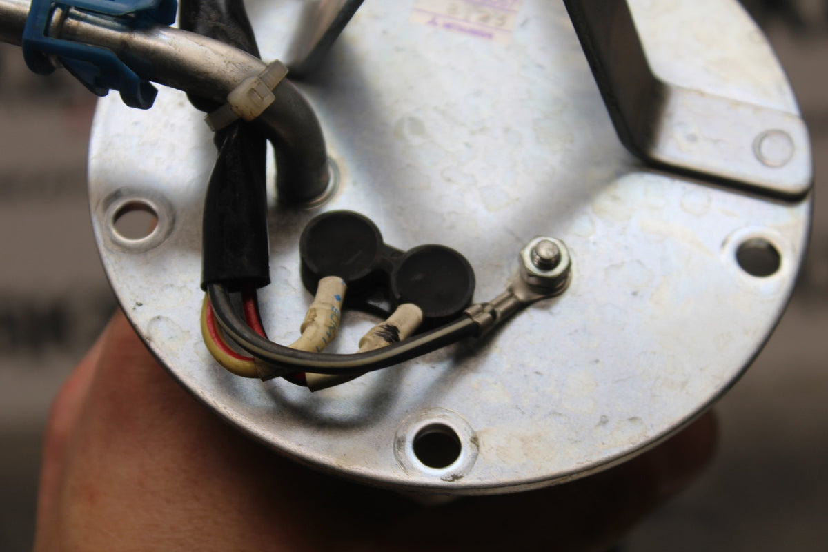 08-10 SUZUKI GSXR 600 FUEL PUMP GAS PETROL SENDER UNIT BB765
