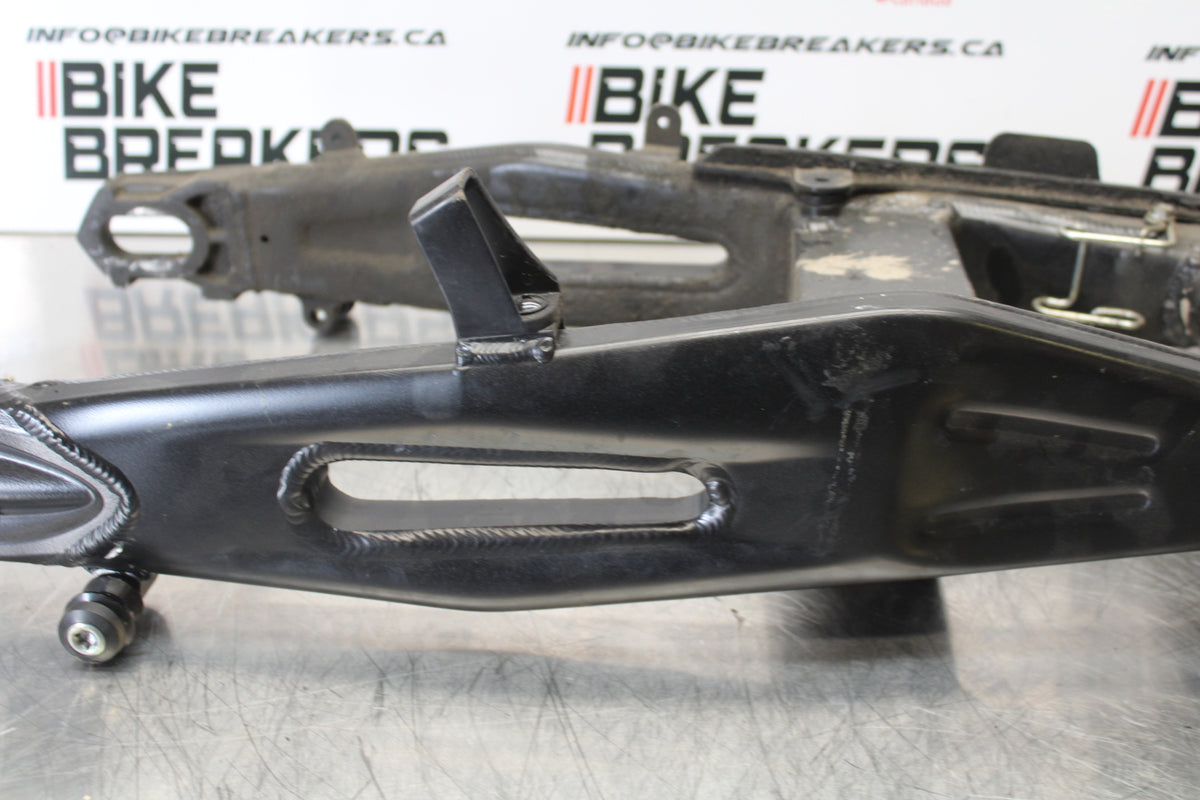 07 KAWASAKI Z1000 REAR SWINGARM BACK SUSPENSION SWING ARM BB148