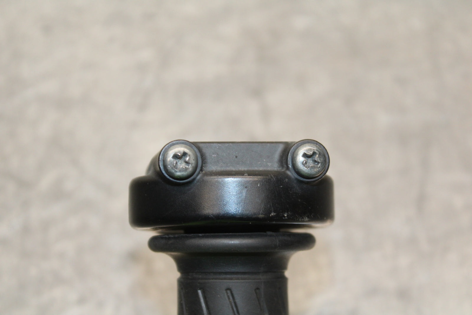 12-13 KAWASAKI Z1000 THROTTLE CABLE LINE HOUSING GUIDE BB743