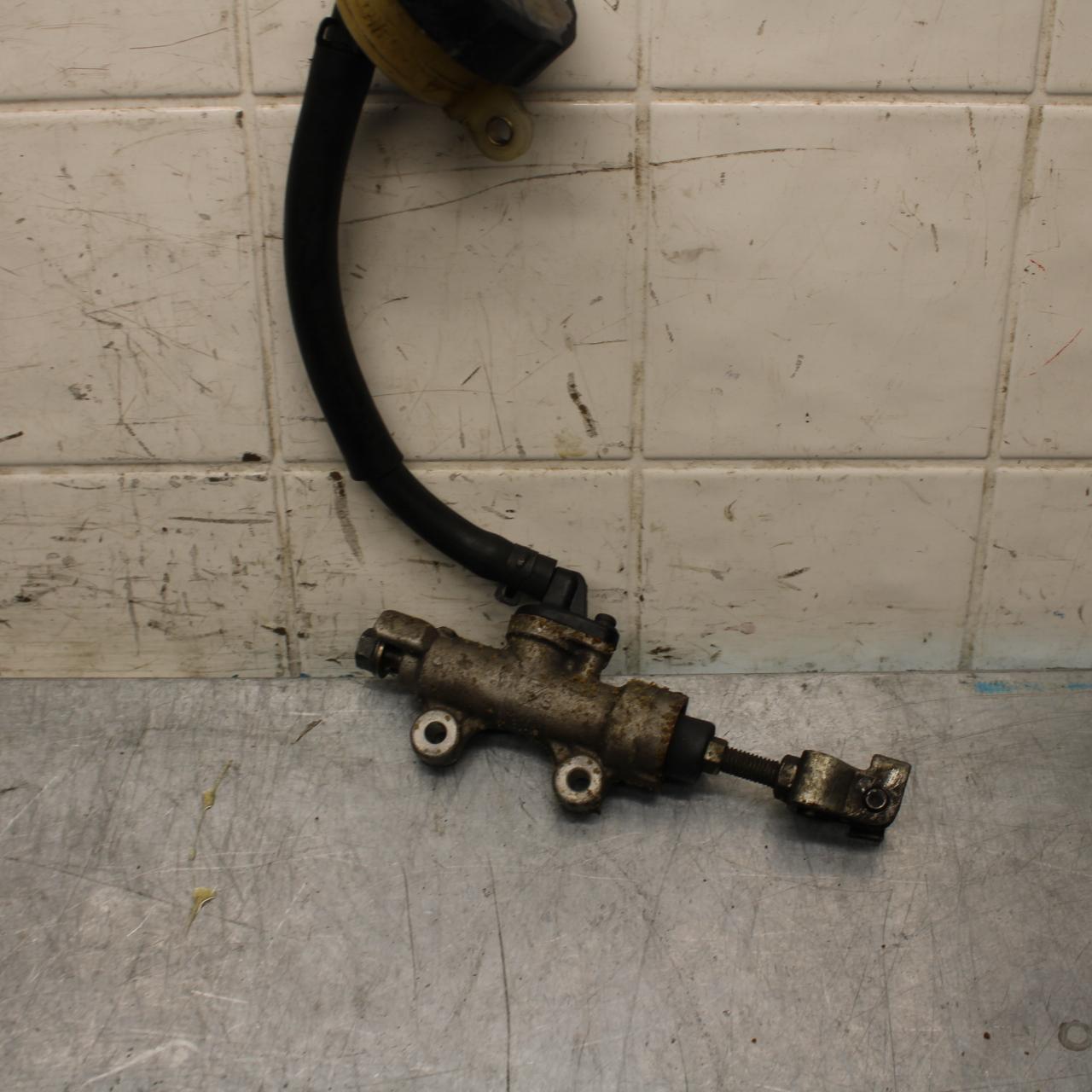 1992 Honda CBR900RR REAR BACK BRAKE MASTER CYLINDER W RESERVOIR BB63
