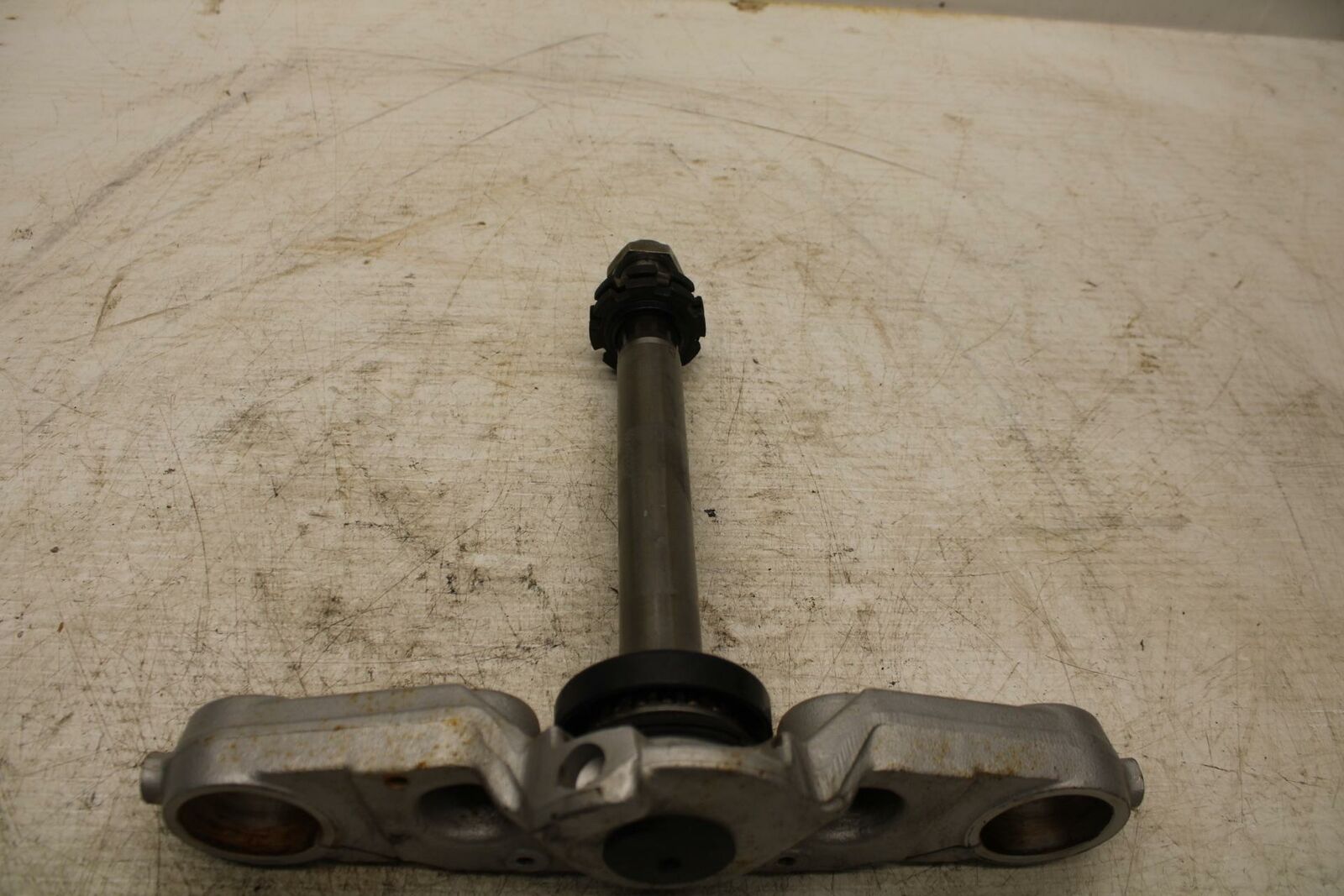 06-21 KAWASAKI VULCAN 900 FRONT FORKS CLAMP LOWER TRIPLE TREE STEM BB363