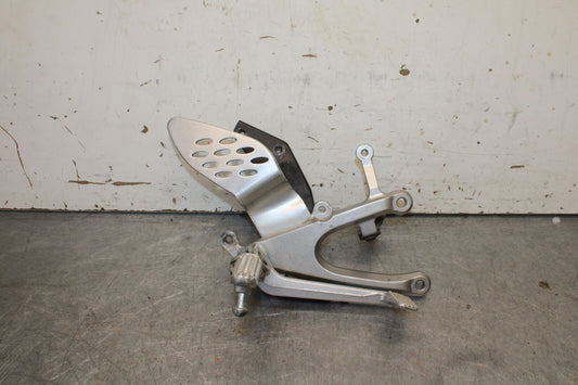04-06 YAMAHA YZF R1 RIGHT REARSET REAR SET DRIVER FOOT PEG REST STOP BB432