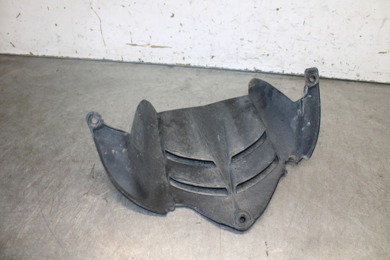 19-23 KAWASAKI NINJA ZX6R REAR BACK WHEEL TIRE HUGGER FENDER BB701