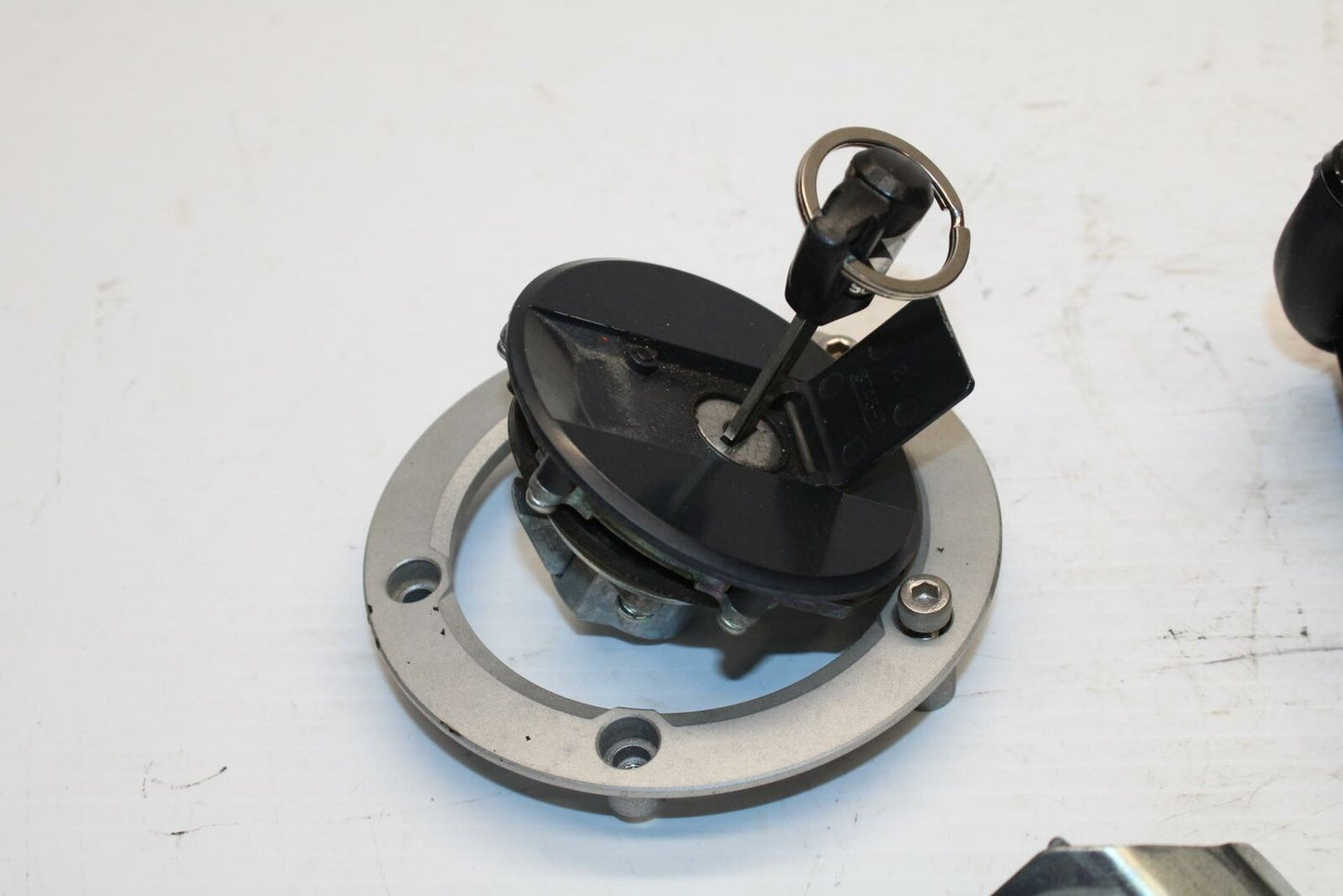 11-19 SUZUKI GSXR600 IGNITION LOCK KEY SET W/ GAS CAP AND SEAT LOCK BB241
