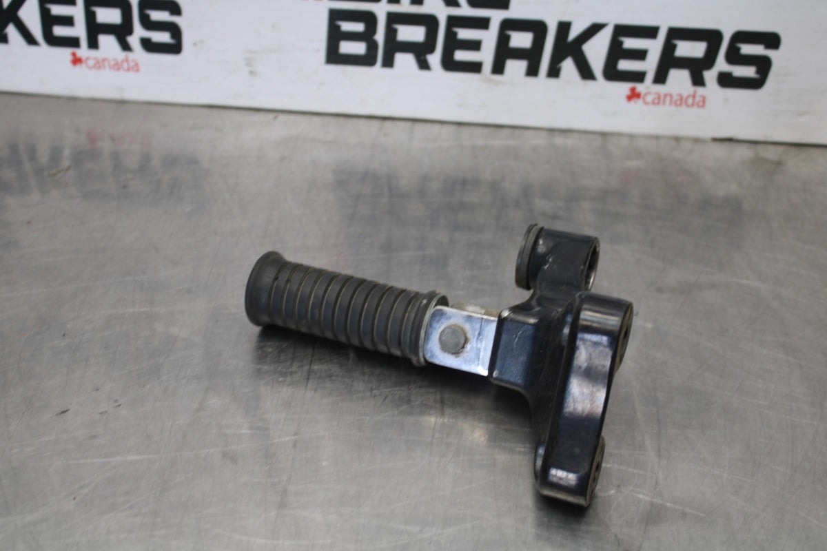 03 KAWASAKI VULCAN 1600 RIGHT REAR PASSENGER FOOT STEP PEG BB865