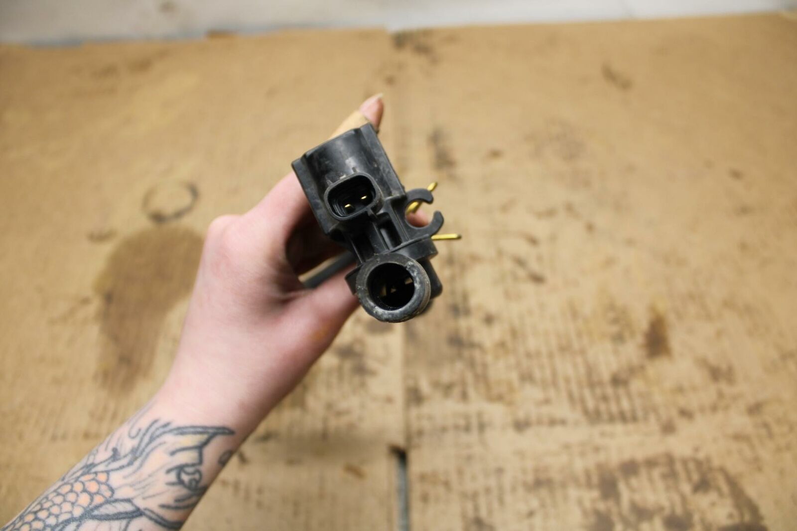 20-22 KAWASAKI Z H2 AIR VALVE SOLENOID TOP ENGINE SWITCH SENSOR BB382