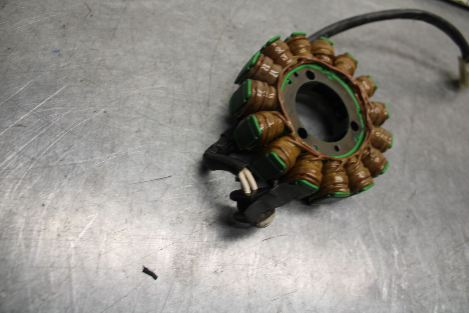 05-06 SUZUKI GSXR1000 STATOR GENERATOR ALTERNATOR MAGNETO 31401-41G00 BB677