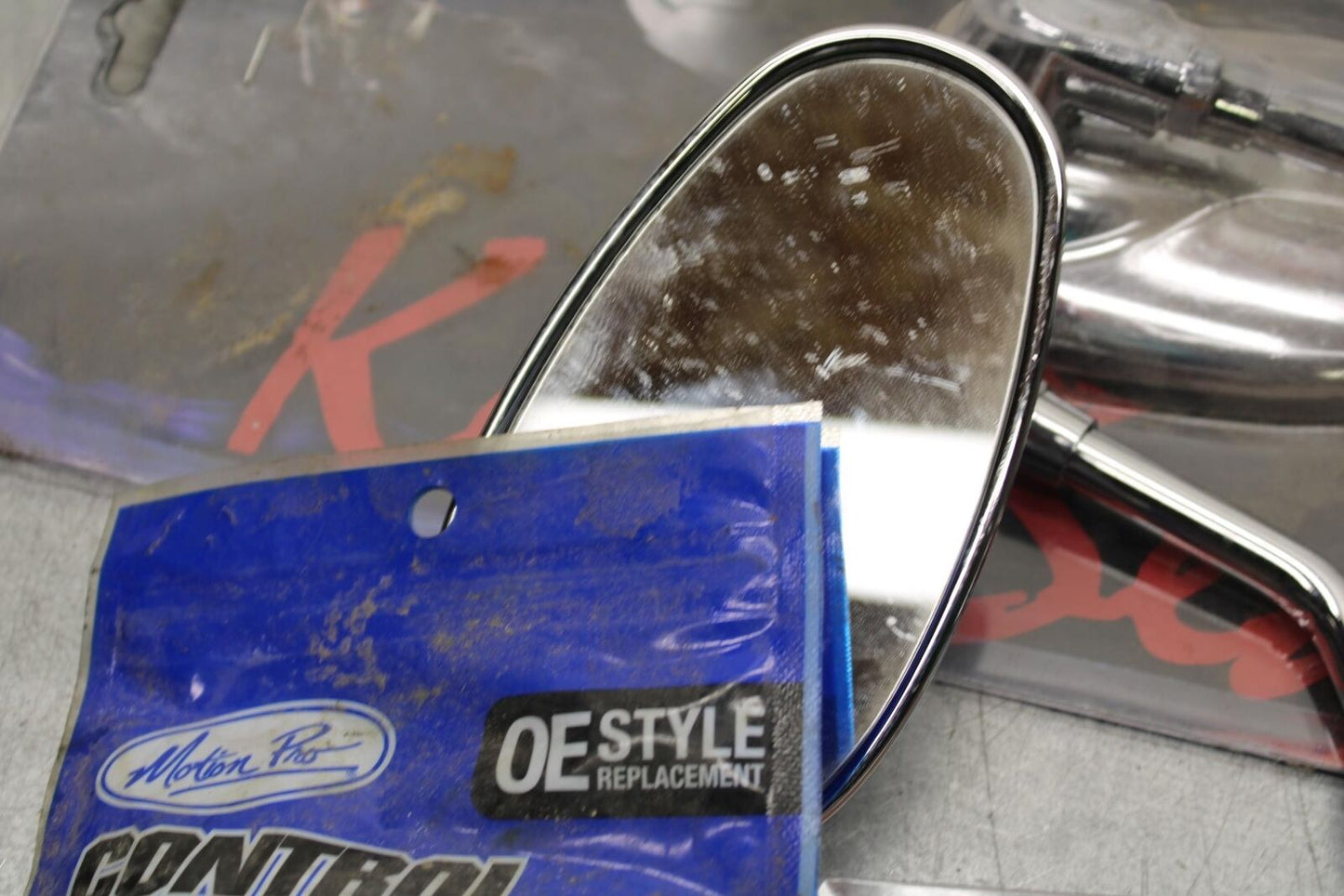 2005 Kawasaki Vulcan 1500 VN1500N RIGHT THROTTLE GRIP AND ASSORTED PARTS BB573