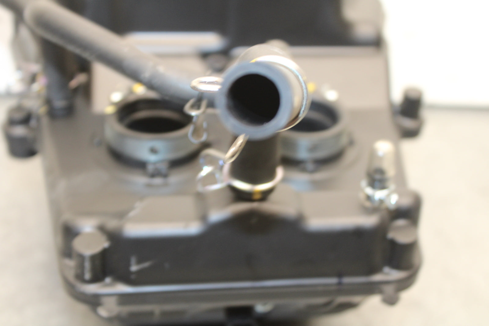 18-23 KAWASAKI NINJA 400 AIRBOX AIR INTAKE FILTER BOX BB660