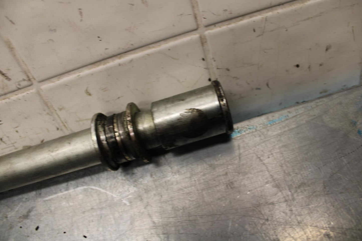 2003 Kawasaki Ninja ZX6RR ZX600K FRONT WHEEL RIM AXLE PIVOT BOLT BB66