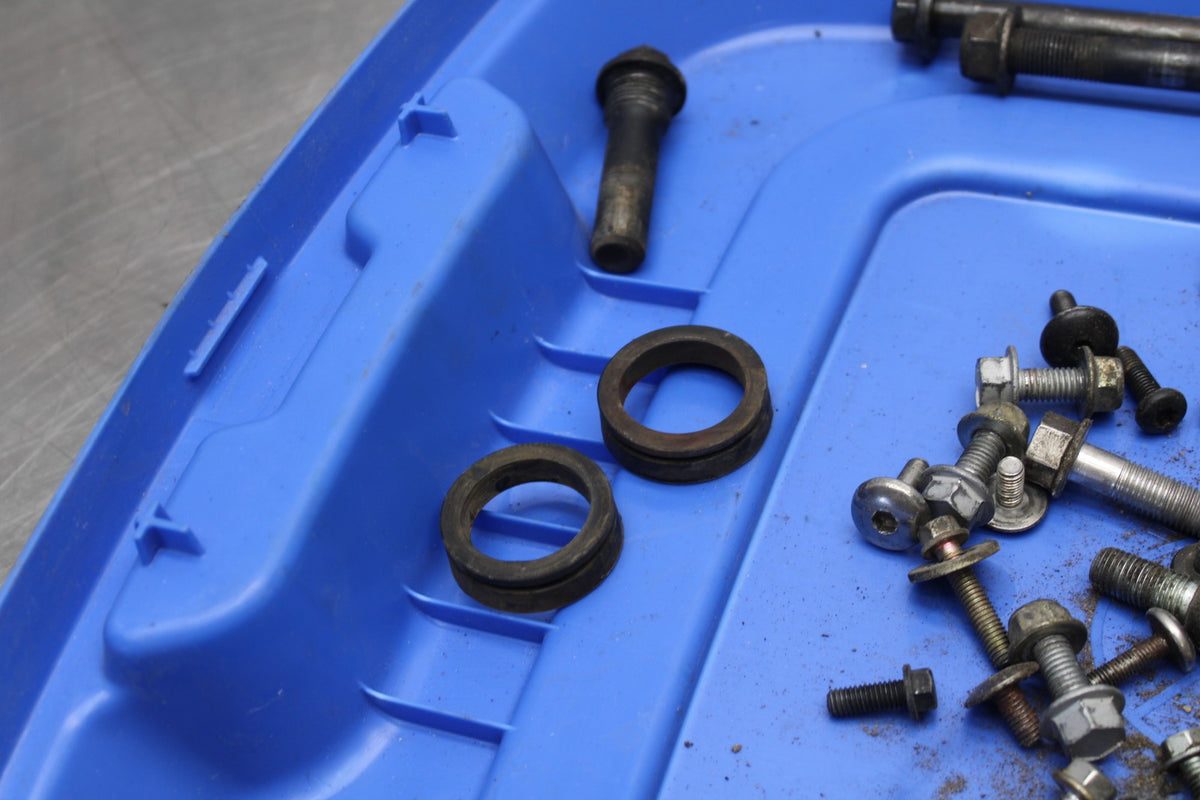 05 TRIUMPH ROCKET III MOUNTING BOLTS HARDWARE MOTOR SCREWS BB186