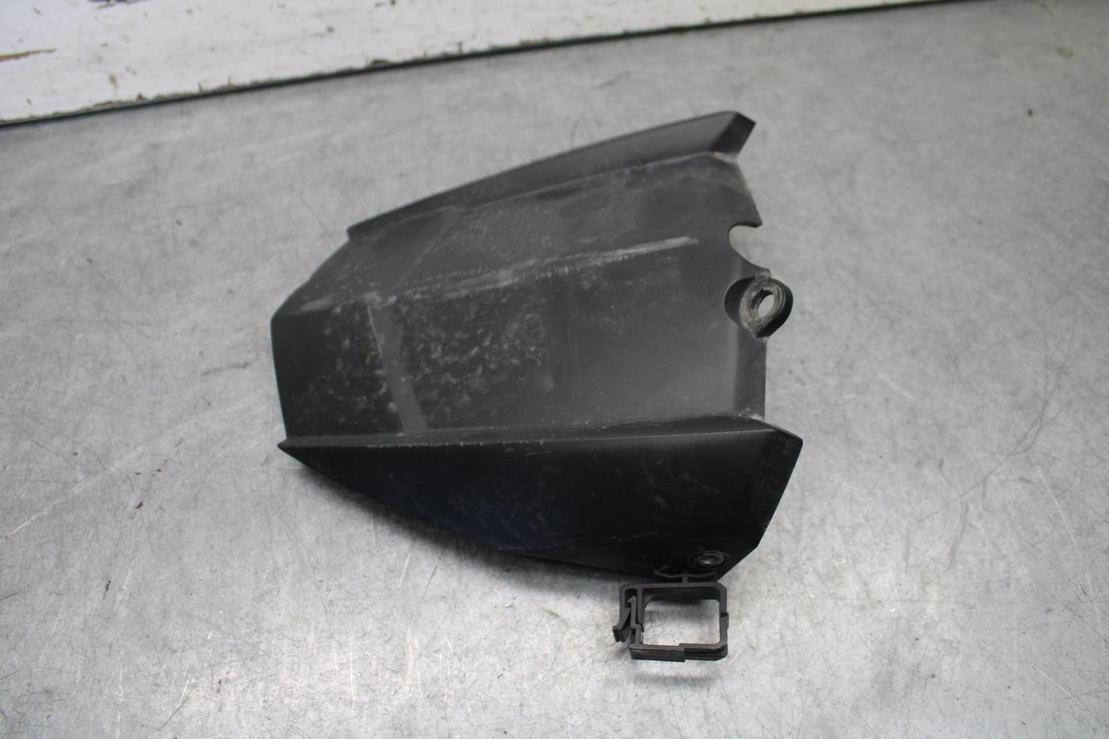 16-21 YAMAHA XSR900 REAR BACK WHEEL TIRE HUGGER FENDER BB664