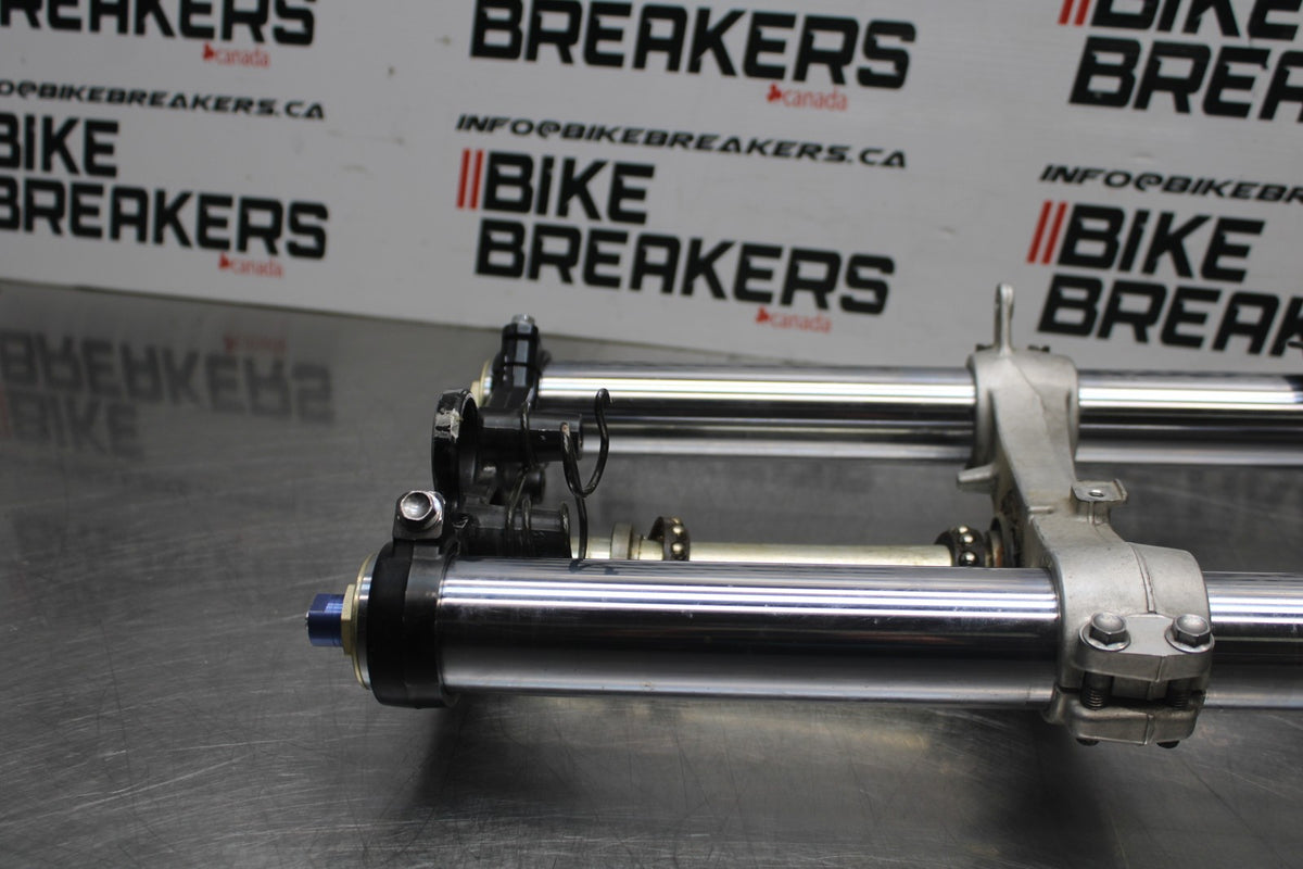 02 SUZUKI GSXR600 COMPLETE FRONT END FORKS SUSPENSION TRIPLE TREES  BB00