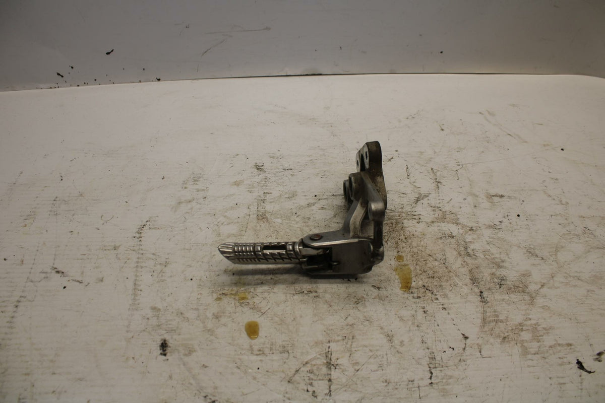 06-07 SUZUKI GSXR600 LEFT REARSET REAR SET DRIVER FOOT PEG REST STOP BB275