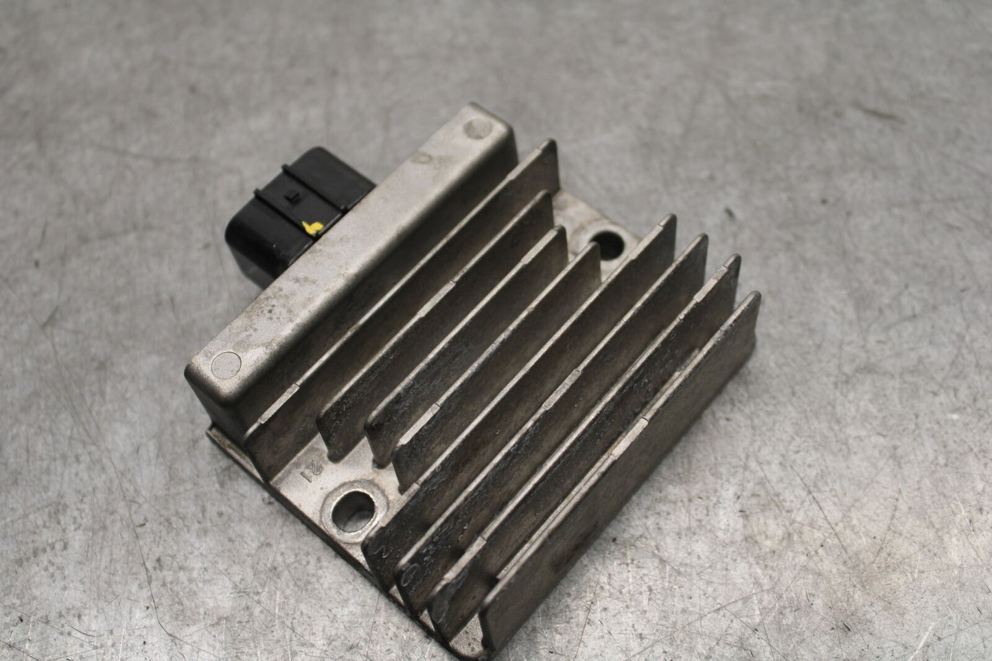 18-23 KAWASAKI NINJA 400 RECTIFIER VOLTAGE REGULATOR BB660