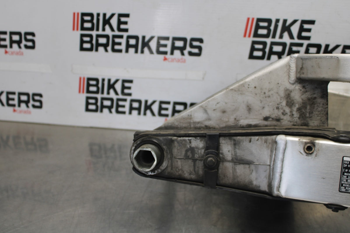00-01 HONDA CBR929RR REAR SWINGARM BACK SUSPENSION SWING ARM BB925